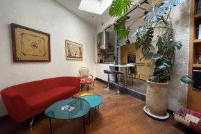 Nice 69 m bright and decorated near the Villette